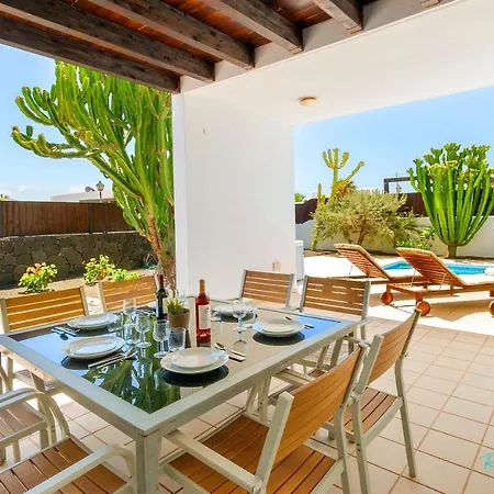 Jacks Place Playablanca Pool * Playa Blanca (Lanzarote)