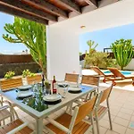 Jacks Place Playablanca Pool * Playa Blanca (Lanzarote)